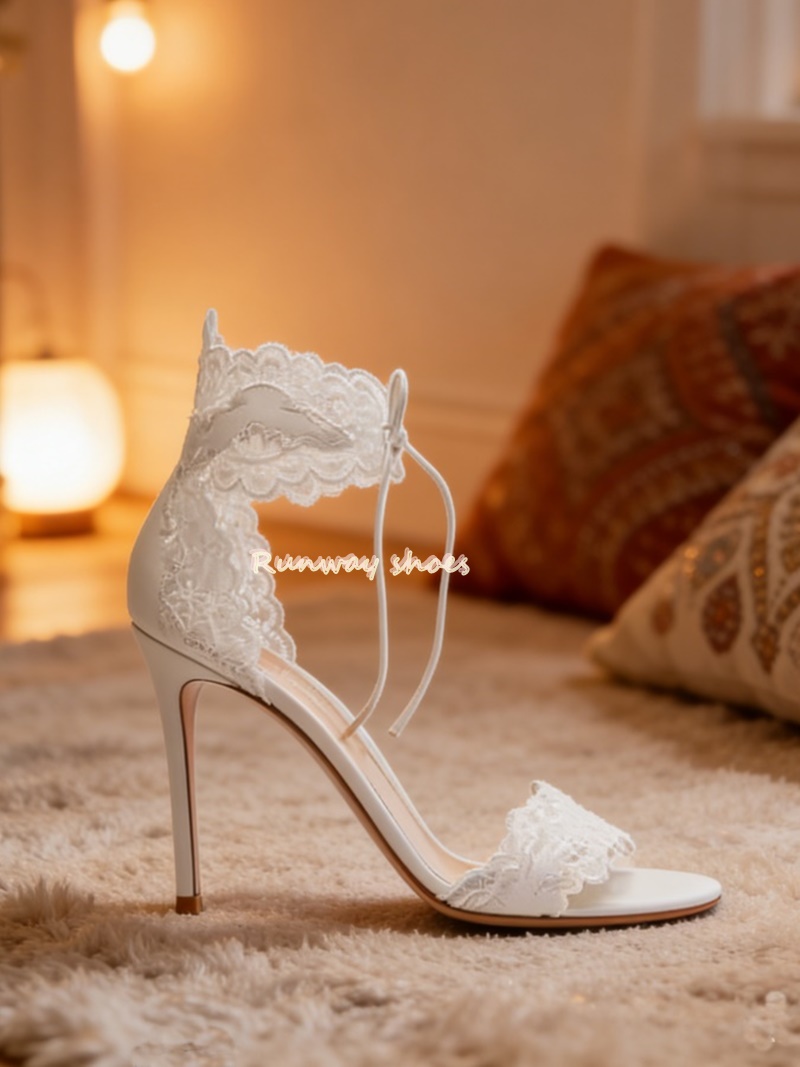 Luxury Lifestyle Shoes - Scarpe da Sposa Bianche con Cinturino