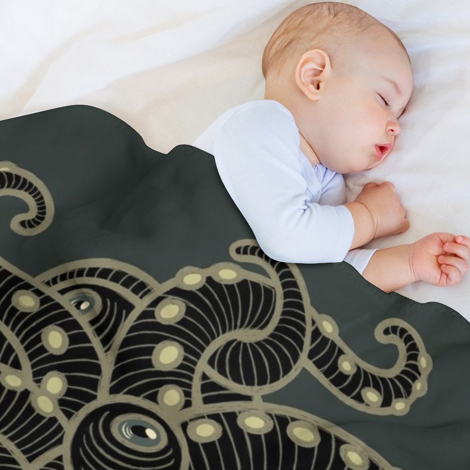 Coperta Decorativa Cthulhu Lif - Luxury Lifestyle Hotel recensione e prezzo